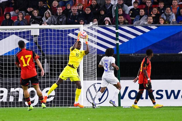 Yahia Fofana ( 16 - France ) - FOOTBALL : France vs Belgique - Valenciennes - Amical Espoirs - 26 09 2022 FedericoPestellini Panoramic 
