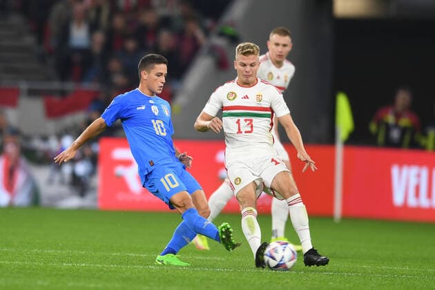 Andras Schafer (Hungary)Giacomo Raspadori (Italy) during the UEFA Nations League 2022-2023 match between Hungary 0-2 Italy at Puskas Arena on September 26, 2022 in Budapest, Hungary. Noxthirdxpartyxsales  (199648747)