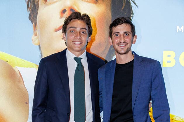 220927 Armand Duplantis with director Brennan Robideaux on the red carpet at the gala premiere of the film Born to fly on September 27, 2022 in Stockholm,  Copyright: MICHAELxCAMPANELLA BB220927BB184