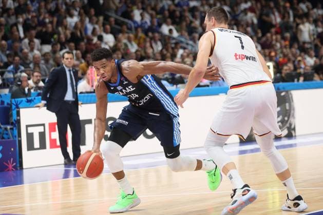 GREECE vs GERMANY GIANNIS ANTETOKOUNMPO Janis Adetokumbo kosarkas reprezentacije Grcke na utakmici cetvrtfinala 1 4 FIBA Evropskog prvenstva protiv Nemacke u Mercedes Benc areni, Berlin 13.09.2022. godine Foto: Kosarka, Grcka, FIBA Evropsko prvenstvo,NemackaBASKETBALL, FIBA European Championship, EM, Europameisterschaft GERMANY GREECE Berlin Mercedes Benz arena Germany Copyright: xMarkoxMetlasx xMNxPRESSxPHOTOx