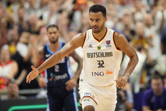 GREECE vs GERMANY JOHANNES THIEMANN Johanes Timan kosarkas reprezentacije Nemacke na utakmici cetvrtfinala 1 4 FIBA Evropskog prvenstva protiv Grcke u Mercedes Benc areni, Berlin 13.09.2022. godine Foto: Kosarka, Grcka, FIBA Evropsko prvenstvo,NemackaBASKETBALL, FIBA European Championship, EM, Europameisterschaft GERMANY GREECE Berlin Mercedes Benz arena Germany Copyright: xMarkoxMetlasx xMNxPRESSxPHOTOx