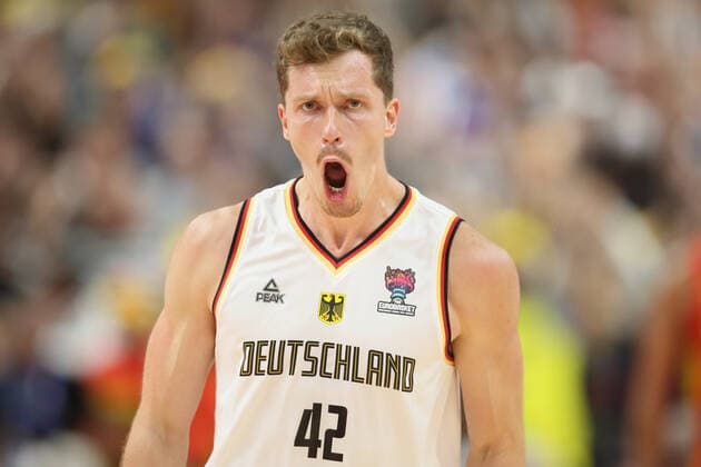 SPAIN vs GERMANY ANDREAS OBST kosarkas reprezentacije Nemacke na utakmici polutfinala 1 2 FIBA Evropskog prvenstva protiv USMAN GARUBA iz Spanije u Mercedes Benc areni, Berlin 16.09.2022. godine Foto: Kosarka, Spanija, FIBA Evropsko prvenstvo, NemackaBASKETBALL, FIBA European Championship, EM, Europameisterschaft GERMANY SPAIN Berlin Mercedes Benz arena Germany Copyright: xMarkoxMetlasx xMNxPRESSxPHOTOx