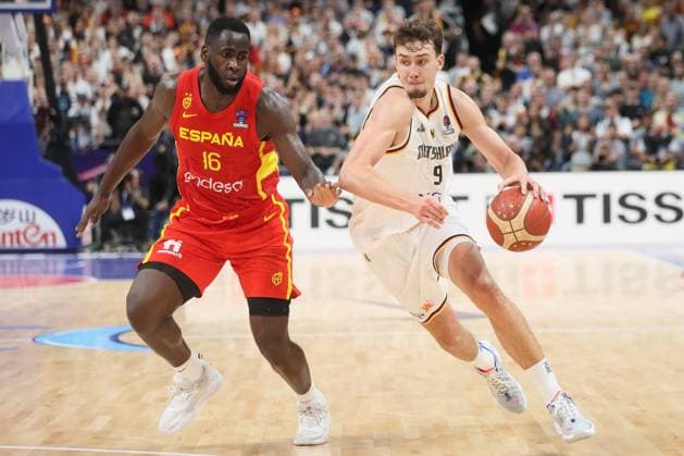 SPAIN vs GERMANY FRANZ WAGNER Franc Vagner kosarkas reprezentacije Nemacke na utakmici polutfinala 1 2 FIBA Evropskog prvenstva protiv USMAN GARUBA iz Spanije u Mercedes Benc areni, Berlin 16.09.2022. godine Foto: Kosarka, Spanija, FIBA Evropsko prvenstvo, NemackaBASKETBALL, FIBA European Championship, EM, Europameisterschaft FRANCE GERMANY SPAIN Berlin Mercedes Benz arena Germany Copyright: xMarkoxMetlasx xMNxPRESSxPHOTOx