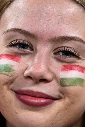 Foto Fabio Ferrari LaPresse 26 Settembre 2022 - Budapest, Ungheria - calcio - Ungheria vs Italia - Uefa Nations League - Gruppo C Giornata 6 6 - Stadio Puskas Arena Park.Nella foto: tifosi ungheresi September 26, 2022 Budapest, Hungary - sport soccer- Uefa Nations League - Group C 6 6 - Stadium Puskas Arena Park.-Park.In the pic:supporter  Copyright: xFabioxFerrari LaPressex