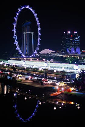 illustration paddock, pitlane at night during the Formula 1 Singapore Airlines Singapore Grand Prix 2022, 17th round of the 2022 FIA Formula One World Championship, WM, Weltmeisterschaft from September 30 to October 02, 2022 on the Marina Bay Street Circuit, in Singapore - F1 - SINGAPORE GRAND PRIX 2022 DPPI Panoramic  00122039_AV6_1631