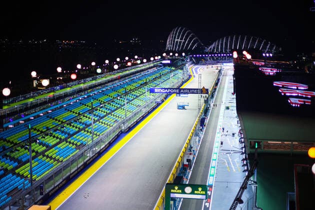 illustration main straight at night during the Formula 1 Singapore Airlines Singapore Grand Prix 2022, 17th round of the 2022 FIA Formula One World Championship, WM, Weltmeisterschaft from September 30 to October 02, 2022 on the Marina Bay Street Circuit, in Singapore - F1 - SINGAPORE GRAND PRIX 2022 DPPI Panoramic  00122039_AV6_1644