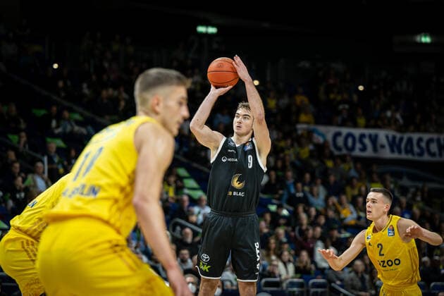 Basketball Berlin 28 09 2022 Season 2022 2023 1 Bundesliga easyCredit BBL Alba Berlin Veolia Towers Hamburg Ziga Samar Hamburg, No 09