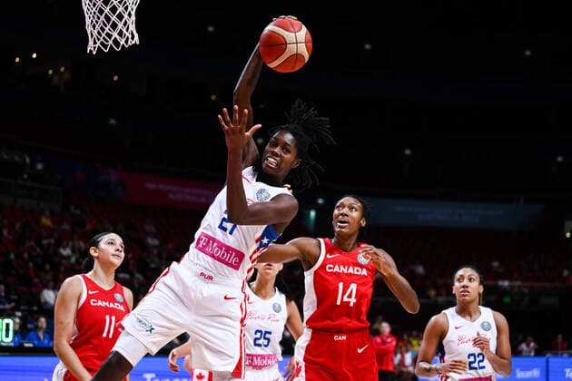 BASKETBALL PUERTO RICO CANADA, Mya Hollingshed of Puerto Rico catches the ball during the 2022 FIBA Women s Basketball World Cup Quarter Final match between Puerto Rico and Canada at Qudos Bank Arena in Sydney, Thursday, September 29, 2022. ( NO ARCHIVING, EDITORIAL USE ONLY, NO USE IN BOOKS WITHOUT CONSENT  Copyright: xJAMESxGOURLEYx 20220929001709043774