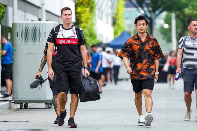 ZHOU Guanyu (chi), Alfa Romeo F1 Team ORLEN C42, portrait during the Formula 1 Singapore Airlines Singapore Grand Prix 2022, 17th round of the 2022 FIA Formula One World Championship, WM, Weltmeisterschaft from September 30 to October 02, 2022 on the Marina Bay Street Circuit, in Singapore - F1 - SINGAPORE GRAND PRIX 2022 DPPI Panoramic  20220929_GOOD9460