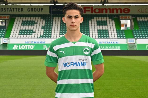 29 09 2022 SpVgg Greuther Fürth Kleeblatt Spielvereinigung 1 Football Bundesliga season 2022 2023 photo appointment portrait appointment single photo portrait portrait head shot Lucien Littbarski 17, SpVgg Greuther Fürth