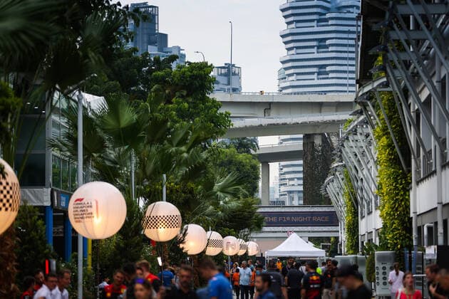 illustration paddock during the Formula 1 Singapore Airlines Singapore Grand Prix 2022, 17th round of the 2022 FIA Formula One World Championship, WM, Weltmeisterschaft from September 30 to October 02, 2022 on the Marina Bay Street Circuit, in Singapore - F1 - SINGAPORE GRAND PRIX 2022 DPPI Panoramic  00122039_AV6_1832