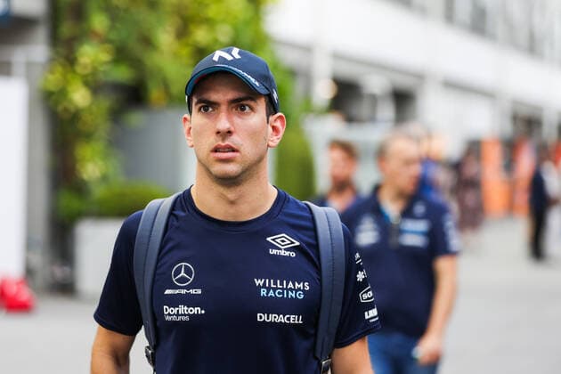 LATIFI Nicholas (can), Williams Racing FW44, portrait during the Formula 1 Singapore Airlines Singapore Grand Prix 2022, 17th round of the 2022 FIA Formula One World Championship, WM, Weltmeisterschaft from September 30 to October 02, 2022 on the Marina Bay Street Circuit, in Singapore - F1 - SINGAPORE GRAND PRIX 2022 DPPI Panoramic  00122039_AV6_1885