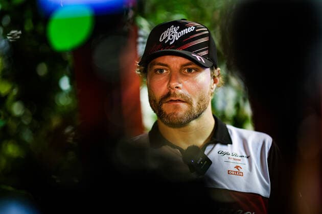 BOTTAS Valtteri (fin), Alfa Romeo F1 Team ORLEN C42, portrait during the Formula 1 Singapore Airlines Singapore Grand Prix 2022, 17th round of the 2022 FIA Formula One World Championship, WM, Weltmeisterschaft from September 30 to October 02, 2022 on the Marina Bay Street Circuit, in Singapore - F1 - SINGAPORE GRAND PRIX 2022 DPPI Panoramic  20220929_G00D0303