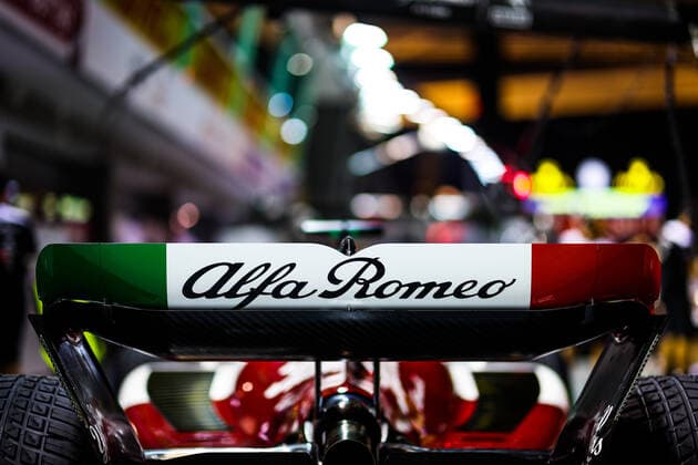 Alfa Romeo F1 Team ORLEN C42, mechanical detail of rear wing during the Formula 1 Singapore Airlines Singapore Grand Prix 2022, 17th round of the 2022 FIA Formula One World Championship, WM, Weltmeisterschaft from September 30 to October 02, 2022 on the Marina Bay Street Circuit, in Singapore - F1 - SINGAPORE GRAND PRIX 2022 DPPI Panoramic  20220929_G00D0397