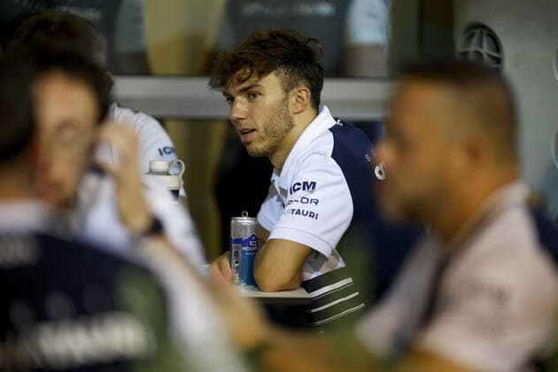 GASLY Pierre (fra), Scuderia AlphaTauri AT03, portrait during the Formula 1 Singapore Airlines Singapore Grand Prix 2022, 17th round of the 2022 FIA Formula One World Championship, WM, Weltmeisterschaft from September 30 to October 02, 2022 on the Marina Bay Street Circuit, in Singapore - F1 - SINGAPORE GRAND PRIX 2022 DPPI Panoramic  20220929_F12022GP17SIN_JK129121