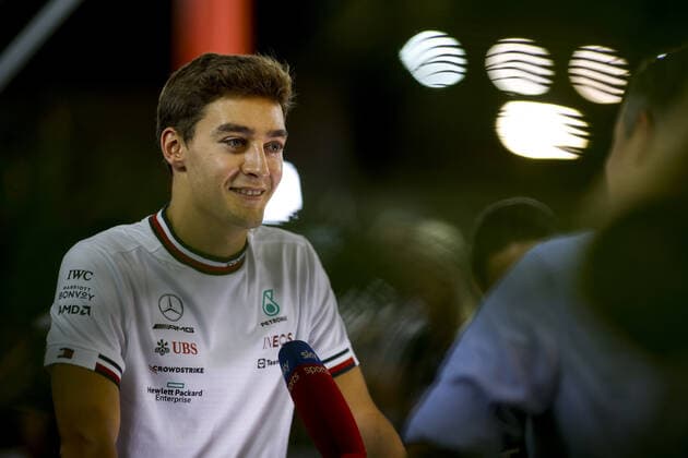 RUSSELL George (gbr), Mercedes AMG F1 Team W13, portrait during the Formula 1 Singapore Airlines Singapore Grand Prix 2022, 17th round of the 2022 FIA Formula One World Championship, WM, Weltmeisterschaft from September 30 to October 02, 2022 on the Marina Bay Street Circuit, in Singapore - F1 - SINGAPORE GRAND PRIX 2022 DPPI Panoramic  20220929_F12022GP17SIN_JK129443