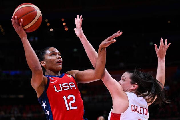 BASKETBALL CANADA USA, Alyssa Thomas of the USA shoots during the 2022 FIBA Women s Basketball World Cup Semi Final 1 match between Canada and the USA at Qudos Bank Arena in Sydney, Friday, September 30, 2022. ( NO ARCHIVING, EDITORIAL USE ONLY, NO USE IN BOOKS WITHOUT CONSENT  Copyright: xJAMESxGOURLEYx 20220930001709534803