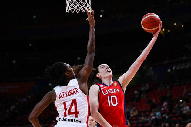BASKETBALL CANADA USA, Breanna Stewart of the USA shoots during the 2022 FIBA Women s Basketball World Cup Semi Final 1 match between Canada and the USA at Qudos Bank Arena in Sydney, Friday, September 30, 2022. ( NO ARCHIVING, EDITORIAL USE ONLY, NO USE IN BOOKS WITHOUT CONSENT  Copyright: xJAMESxGOURLEYx 20220930001709535212
