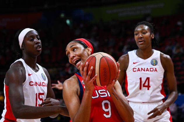 BASKETBALL CANADA USA, A Ja Wilson of the USA in action during the 2022 FIBA Women s Basketball World Cup Semi Final 1 match between Canada and the USA at Qudos Bank Arena in Sydney, Friday, September 30, 2022. ( NO ARCHIVING, EDITORIAL USE ONLY, NO USE IN BOOKS WITHOUT CONSENT  Copyright: xJAMESxGOURLEYx 20220930001709535268