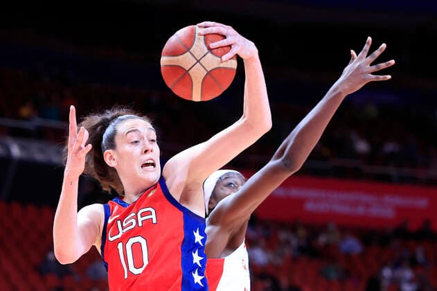 BASKETBALL CANADA USA, Breanna Stewart of USA catches a rebound during the 2022 FIBA Women s Basketball World Cup Semi Final 1 match between Canada and the USA at Qudos Bank Arena in Sydney, Friday, September 30, 2022. ( NO ARCHIVING, EDITORIAL USE ONLY, NO USE IN BOOKS WITHOUT CONSENT SYDNEY NEW SOUTH WALES AUSTRALIA  Copyright: xMARKxEVANSx 20220930001709536447