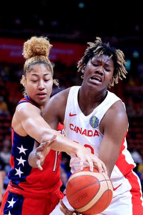 BASKETBALL CANADA USA, Phillipina Kyei of Canada competes for the ball with Shakira Austin of USA during the 2022 FIBA Women s Basketball World Cup Semi Final 1 match between Canada and the USA at Qudos Bank Arena in Sydney, Friday, September 30, 2022. ( NO ARCHIVING, EDITORIAL USE ONLY, NO USE IN BOOKS WITHOUT CONSENT SYDNEY NEW SOUTH WALES AUSTRALIA  Copyright: xMARKxEVANSx 20220930001709549024