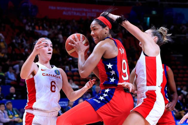 BASKETBALL CANADA USA, A?Ja Wilson of USA drives to the basket during the 2022 FIBA Women s Basketball World Cup Semi Final 1 match between Canada and the USA at Qudos Bank Arena in Sydney, Friday, September 30, 2022. ( NO ARCHIVING, EDITORIAL USE ONLY, NO USE IN BOOKS WITHOUT CONSENT SYDNEY NEW SOUTH WALES AUSTRALIA  Copyright: xMARKxEVANSx 20220930001709563859