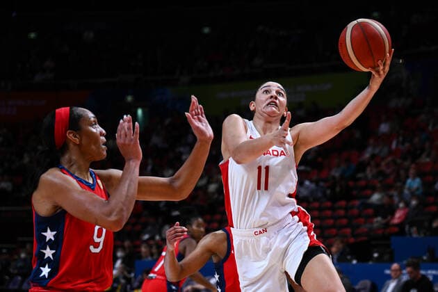 BASKETBALL CANADA USA, Natalie Achonwa of Canada shoots during the 2022 FIBA Women s Basketball World Cup Semi Final 1 match between Canada and the USA at Qudos Bank Arena in Sydney, Friday, September 30, 2022. ( NO ARCHIVING, EDITORIAL USE ONLY, NO USE IN BOOKS WITHOUT CONSENT  Copyright: xJAMESxGOURLEYx 20220930001709569230