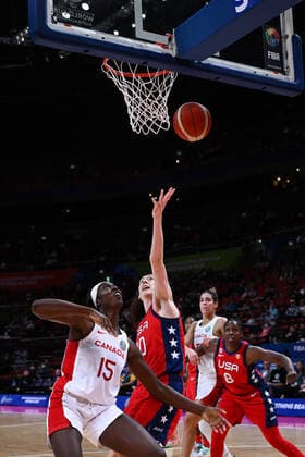 BASKETBALL CANADA USA, Laeticia Amihere of Canada and Breanna Stewart of the USA during the 2022 FIBA Women s Basketball World Cup Semi Final 1 match between Canada and the USA at Qudos Bank Arena in Sydney, Friday, September 30, 2022. ( NO ARCHIVING, EDITORIAL USE ONLY, NO USE IN BOOKS WITHOUT CONSENT  Copyright: xJAMESxGOURLEYx 20220930001709573944