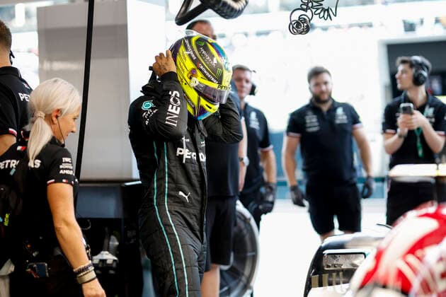 44 Lewis Hamilton GBR, Mercedes AMG Petronas F1 Team , F1 Grand Prix of Singapore at Marina Bay Street Circuit on September 30, 2022 in Singapore, Singapore Photo by HOCH ZWEI Singapore Singapore
