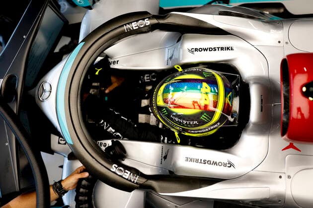 44 Lewis Hamilton GBR, Mercedes AMG Petronas F1 Team , F1 Grand Prix of Singapore at Marina Bay Street Circuit on September 30, 2022 in Singapore, Singapore Photo by HOCH ZWEI Singapore Singapore