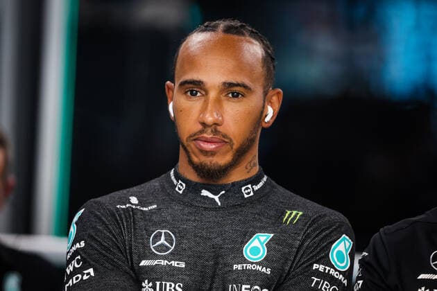 HAMILTON Lewis (gbr), Mercedes AMG F1 Team W13, portrait during the Formula 1 Singapore Airlines Singapore Grand Prix 2022, 17th round of the 2022 FIA Formula One World Championship, WM, Weltmeisterschaft from September 30 to October 02, 2022 on the Marina Bay Street Circuit, in Singapore - F1 - SINGAPORE GRAND PRIX 2022 DPPI Panoramic  20220930_GOOD0929