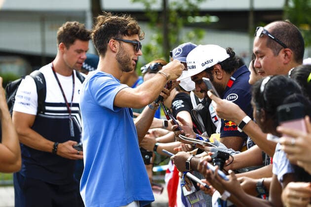 GASLY Pierre (fra), Scuderia AlphaTauri AT03, portrait during the Formula 1 Singapore Airlines Singapore Grand Prix 2022, 17th round of the 2022 FIA Formula One World Championship, WM, Weltmeisterschaft from September 30 to October 02, 2022 on the Marina Bay Street Circuit, in Singapore - F1 - SINGAPORE GRAND PRIX 2022 DPPI Panoramic  00122039_F12022GP17SIN_JK130051