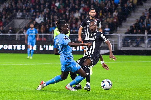 Issa KABORE ( 29 - Olympique Marseille ) - Souleyman DOUMBIA ( 3 - Angers ) - FOOTBALL : Angers vs Marseille - Ligue 1 - 30 09 2022 FedericoPestellini Panoramic 