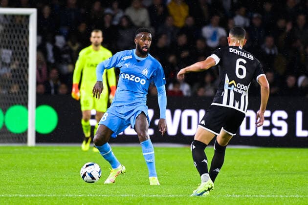 Gerson SANTOS DA SILVA ( 8 - Olympique Marseille ) - Nabil BENTALEB ( 6 - Angers ) - FOOTBALL : Angers vs Marseille - Ligue 1 - 30 09 2022 FedericoPestellini Panoramic 