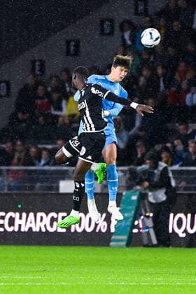Leonardo BALERDI ( 5 - Olympique Marseille ) - Abdallah SIMA ( 19 - Angers ) - FOOTBALL : Angers vs Marseille - Ligue 1 - 30 09 2022 FedericoPestellini Panoramic 