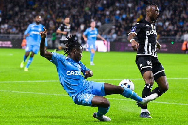 Issa KABORE ( 29 - Olympique Marseille ) - Souleyman DOUMBIA ( 3 - Angers ) - FOOTBALL : Angers vs Marseille - Ligue 1 - 30 09 2022 FedericoPestellini Panoramic 