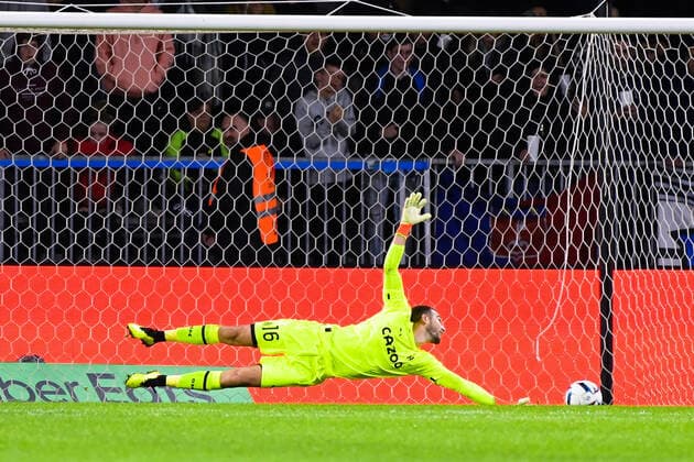 Pau LOPEZ ( 16 - Olympique Marseille ) - FOOTBALL : Angers vs Marseille - Ligue 1 - 30 09 2022 FedericoPestellini Panoramic 