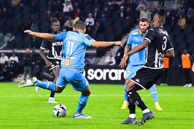 Luis SUAREZ ( 11 - Olympique Marseille ) - FOOTBALL : Angers vs Marseille - Ligue 1 - 30 09 2022 FedericoPestellini Panoramic 