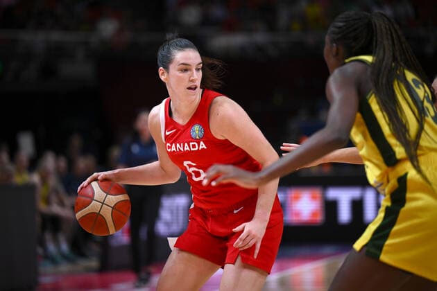 BASKETBALL WOMENS WORLD CUP 3RD, Bridget Carleton (left) of Canada in action during the 2022 FIBA Women s Basketball World Cup 3rd Place match between Australia and Canada at Qudos Bank Arena in Sydney, Saturday, October 1, 2022. ( NO ARCHIVING, EDITORIAL USE ONLY, NO USE IN BOOKS WITHOUT CONSENT SYDNEY NEW SOUTH WALES AUSTRALIA  Copyright: xJAMESxGOURLEYx 20221001001709920289