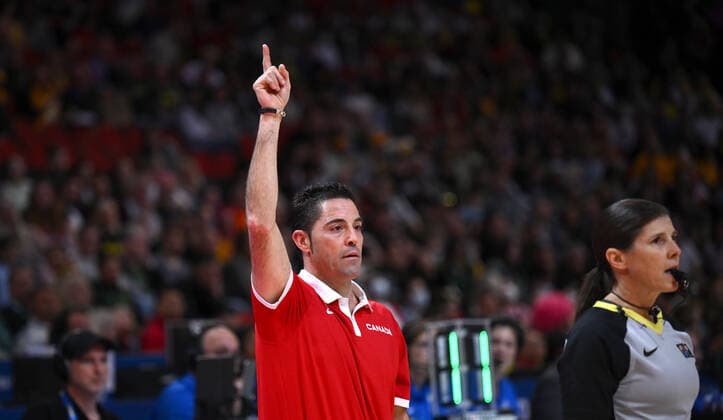 BASKETBALL WOMENS WORLD CUP 3RD, Head Coach of Canada Victor Lapena is seen during the 2022 FIBA Women s Basketball World Cup 3rd Place match between Australia and Canada at Qudos Bank Arena in Sydney, Saturday, October 1, 2022. ( NO ARCHIVING, EDITORIAL USE ONLY, NO USE IN BOOKS WITHOUT CONSENT SYDNEY NEW SOUTH WALES AUSTRALIA  Copyright: xJAMESxGOURLEYx 20221001001709924536