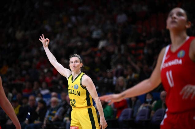 BASKETBALL WOMENS WORLD CUP 3RD, Samantha Whitcomb (left) of Australia celebrates scoring a basket during the 2022 FIBA Women s Basketball World Cup 3rd Place match between Australia and Canada at Qudos Bank Arena in Sydney, Saturday, October 1, 2022. ( NO ARCHIVING, EDITORIAL USE ONLY, NO USE IN BOOKS WITHOUT CONSENT SYDNEY NEW SOUTH WALES AUSTRALIA  Copyright: xJAMESxGOURLEYx 20221001001709926466