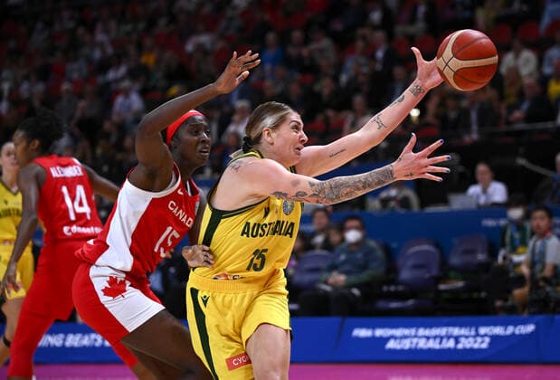 BASKETBALL WOMENS WORLD CUP 3RD, Cayla George (right) of Australia contests for the ball against Laeticia Amihere of Canada during the 2022 FIBA Women s Basketball World Cup 3rd Place match between Australia and Canada at Qudos Bank Arena in Sydney, Saturday, October 1, 2022. ( NO ARCHIVING, EDITORIAL USE ONLY, NO USE IN BOOKS WITHOUT CONSENT SYDNEY NEW SOUTH WALES AUSTRALIA  Copyright: xJAMESxGOURLEYx 20221001001709928623