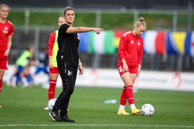 1 Frauen Bundesliga Koeln vs Turbine Potsdam, 01 10 2022 Koeln, 01 October Mirella Junker Co Trainer 1 FC Koeln before the match 1 FC Koeln vs 1 FFC Turbine Potsdam on matchday 3 of the womens soccer Bundesliga on 01 10 2022 at Franz Kremer Stadion in Koeln North Rhine Westphalia DFL REGULATIONS PROHIBIT ANY USE OF PHOTOGRAPHS AS IMAGE SEQUENCES AND OR QUASI VIDEO Copyright: xBEAUTIFULxSPORTS AxelxKohringx