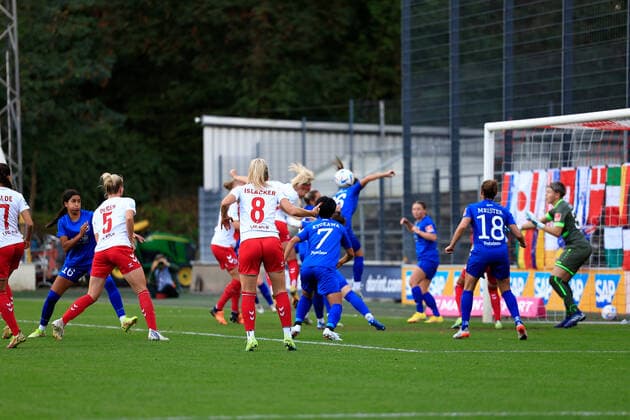 Flyeralarm Frauen Bundesliga 2022 2023, 1 FC Köln 1 FFC Turbine Potsdam Goal for 1 FC Köln by Sharon Beck FC, 10 Köln Franz Kremer Stadion, Rasenplatz NRW Germany