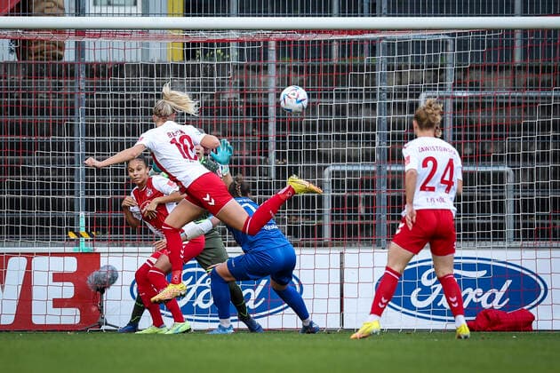 1 Women Bundesliga Koeln vs Turbine Potsdam, 01 10 2022 Koeln, 01 October The 1 0 by Sharon Beck 10, 1 FC Koeln during the match 1 FC Koeln vs 1 FFC Turbine Potsdam on matchday 3 of the womens soccer Bundesliga on 01 10 2022 at Franz Kremer Stadion in Koeln North Rhine Westphalia DFL REGULATIONS PROHIBIT ANY USE OF PHOTOGRAPHS AS IMAGE SEQUENCES AND OR QUASI VIDEO Copyright: xBEAUTIFULxSPORTS AxelxKohringx