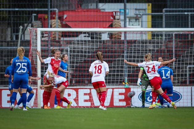 1 Women Bundesliga Koeln vs Turbine Potsdam, 01 10 2022 Koeln, 01 October The 1 0 by Sharon Beck 10, 1 FC Koeln during the match 1 FC Koeln vs 1 FFC Turbine Potsdam on matchday 3 of the womens soccer Bundesliga on 01 10 2022 at Franz Kremer Stadion in Koeln North Rhine Westphalia DFL REGULATIONS PROHIBIT ANY USE OF PHOTOGRAPHS AS IMAGE SEQUENCES AND OR QUASI VIDEO Copyright: xBEAUTIFULxSPORTS AxelxKohringx