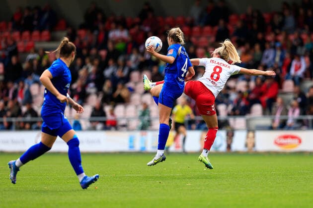 Flyeralarm Frauen Bundesliga 2022 2023, 1 FC Köln 1 FFC Turbine Potsdam Luftzweikampf Irena Kuznezov TP, 4 , Mandy Islacker FC, 8 Köln Franz Kremer Stadion, Rasenplatz NRW Germany