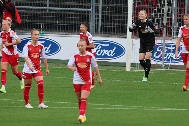 Sport 1 FC Köln vs Turbine Potsdam, football women, 1 Bundesliga, goalkeeper Manon Klett 1 FC Köln after conceding 2 goal Picture , 01 10 2022