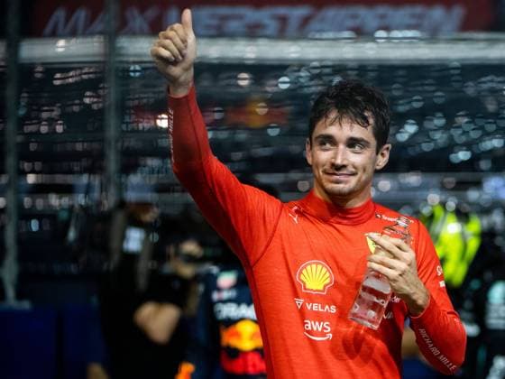 Charles Leclerc MCO, Scuderia Ferrari 16 happy about his pole position, SIN, Formula 1 Singapore Grand Prix, Marina Bay Circuit, Qualifying, 01 10 2022 SIN, Formula 1 Singapore Grand Prix, Marina Bay Circuit, 3 Free Practice, 01 10 2022 Singapore Copyright: xEibner Memmlerx EP_MMR