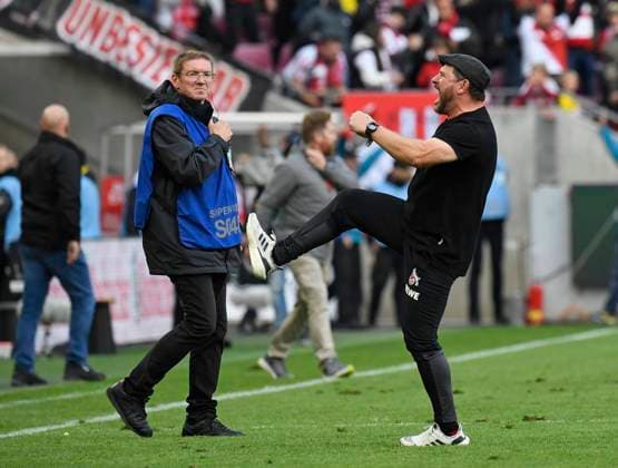 01 10 2022, Koeln, Germany, Rhein Energie Stadion, 1 FC Koeln vs Borussia Dortmund 1 Bundesliga, coach Steffen Baumgart 1 FC Koeln cheers, cheering at the final whistle photo Ralf Treese DFB DFL REGULATIONS PROHIBIT ANY USE OF PHOTOGRAPHS AS IMAGE SEQUENCES AND OR QUASI VIDEO Koeln Rhein Energie Stadion North Rhine Westphalia Germany  521_KOEBVB20221001_048 Treese-521